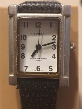 🦋10/$20🦋 Caprice Silver/White Leather Women's Tank Watch